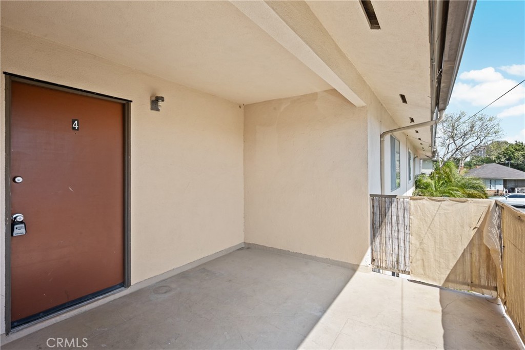 121 S Illinois Street 4