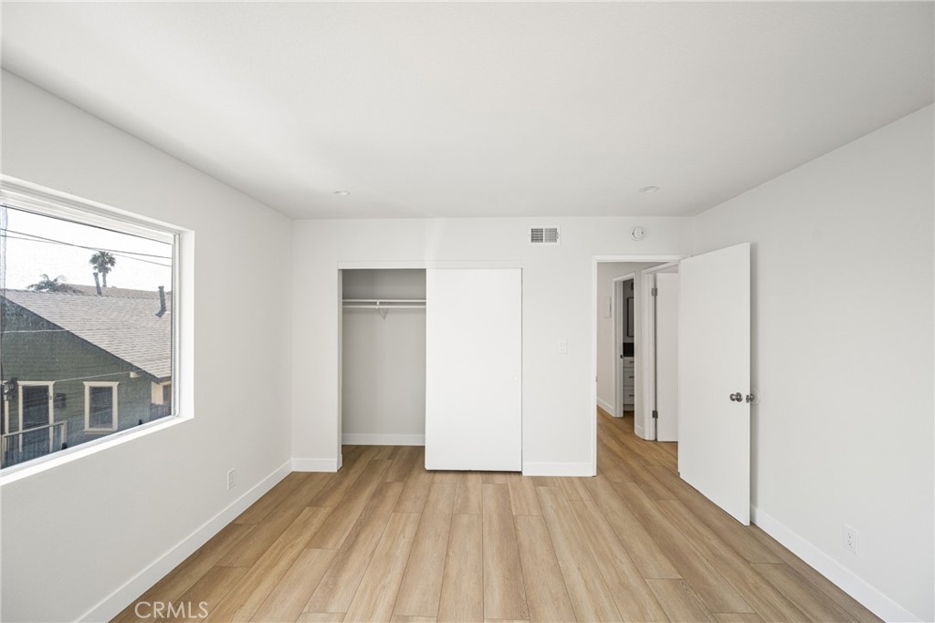 121 S Illinois Street 4