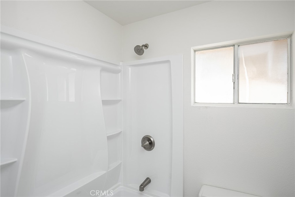 121 S Illinois Street 4