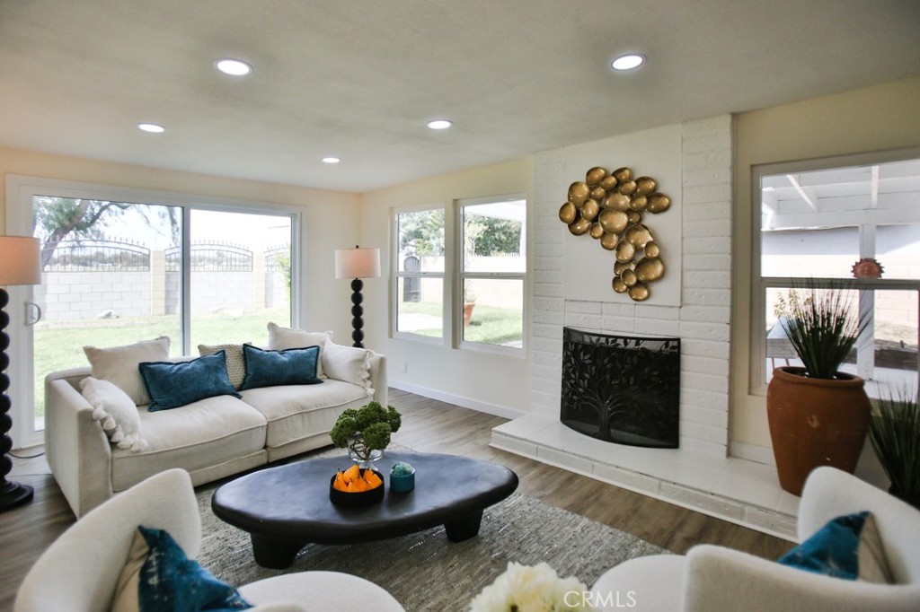 4353 E Alderdale Avenue