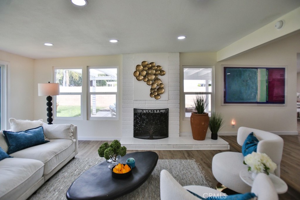 4353 E Alderdale Avenue