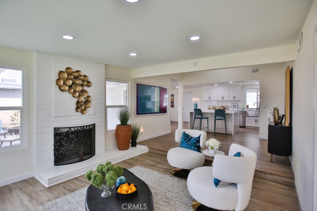 4353 E Alderdale Avenue