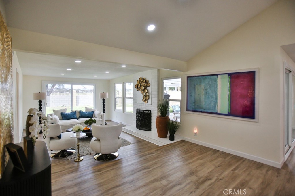 4353 E Alderdale Avenue