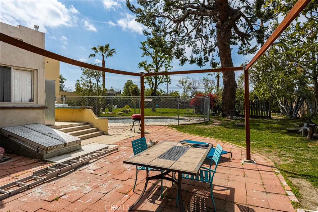 1315 S Walnut Street