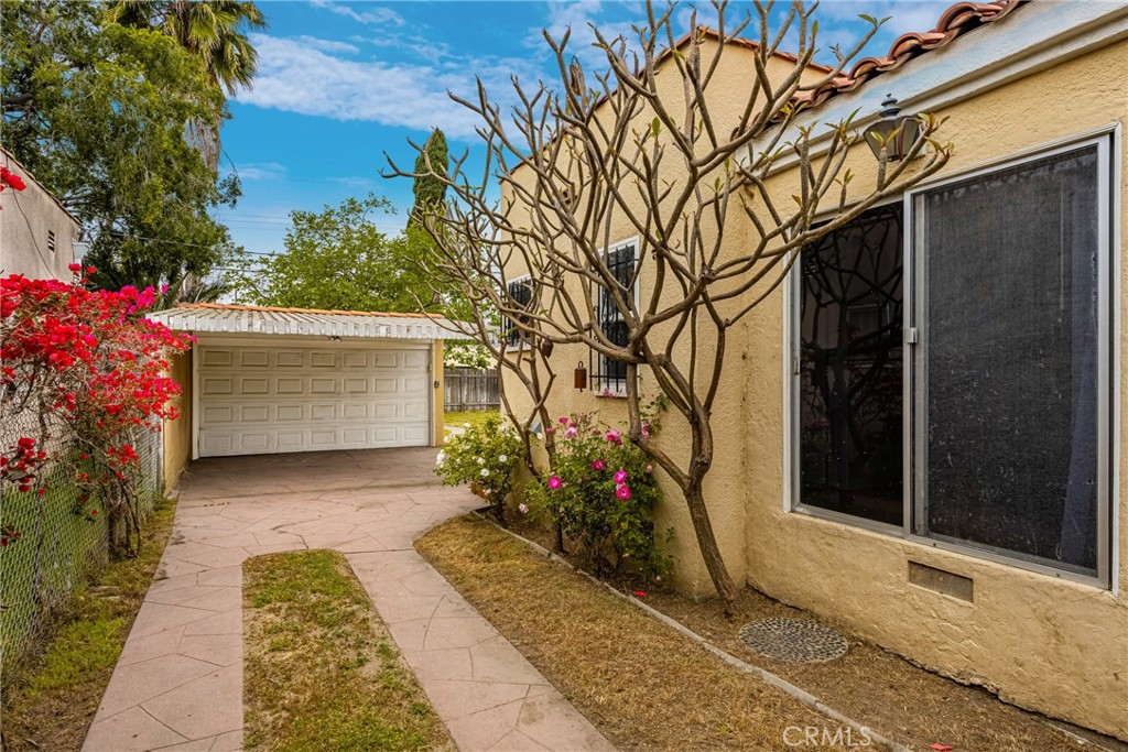 2141 Eucalyptus Avenue