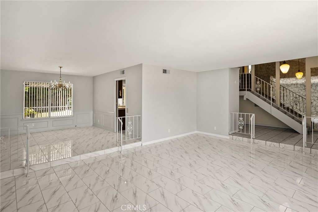 1403 W Westmont Drive