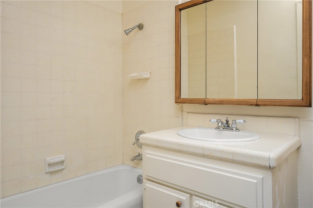 1403 W Westmont Drive