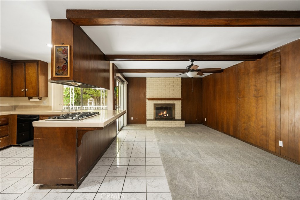 1403 W Westmont Drive