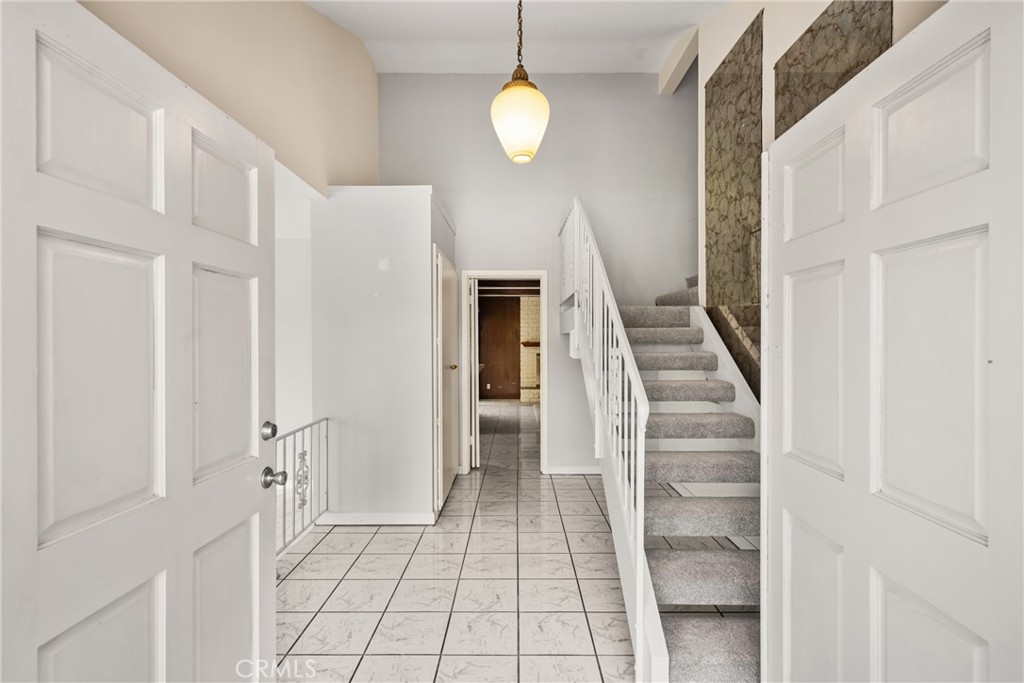 1403 W Westmont Drive