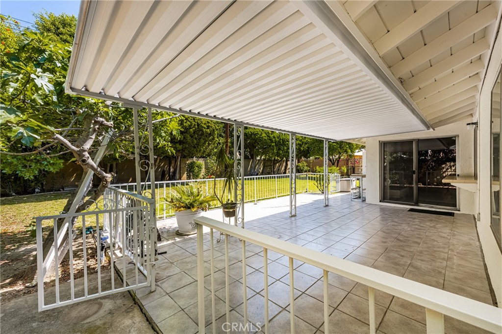 1403 W Westmont Drive