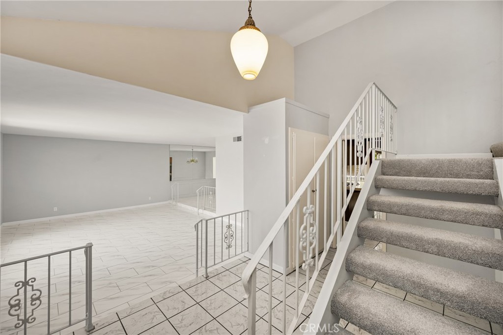 1403 W Westmont Drive