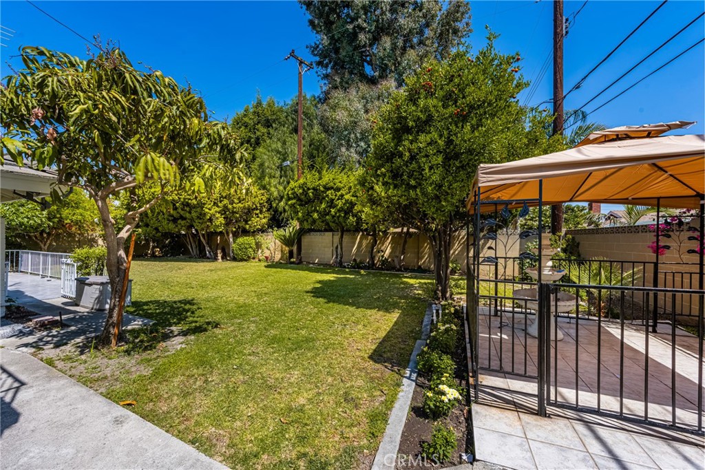 1403 W Westmont Drive