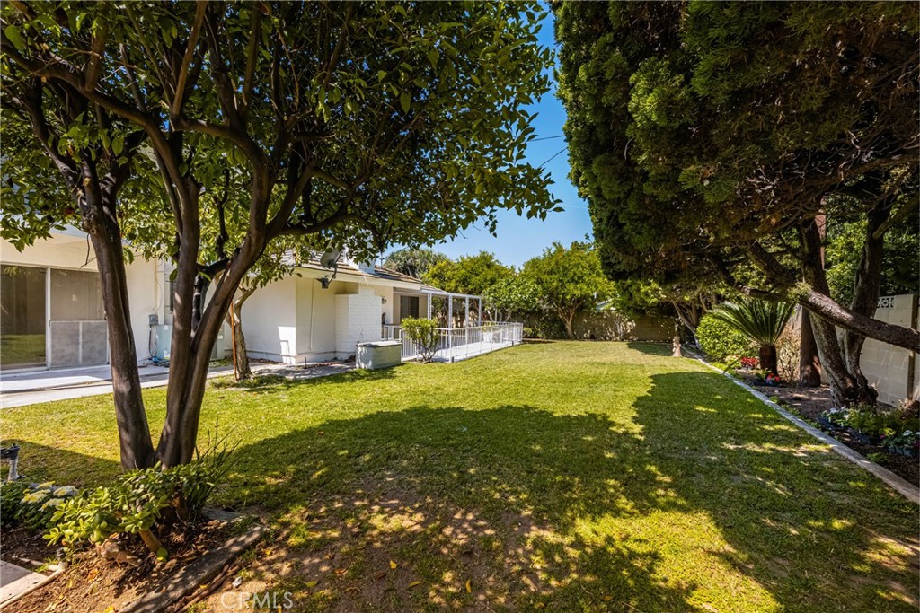 1403 W Westmont Drive