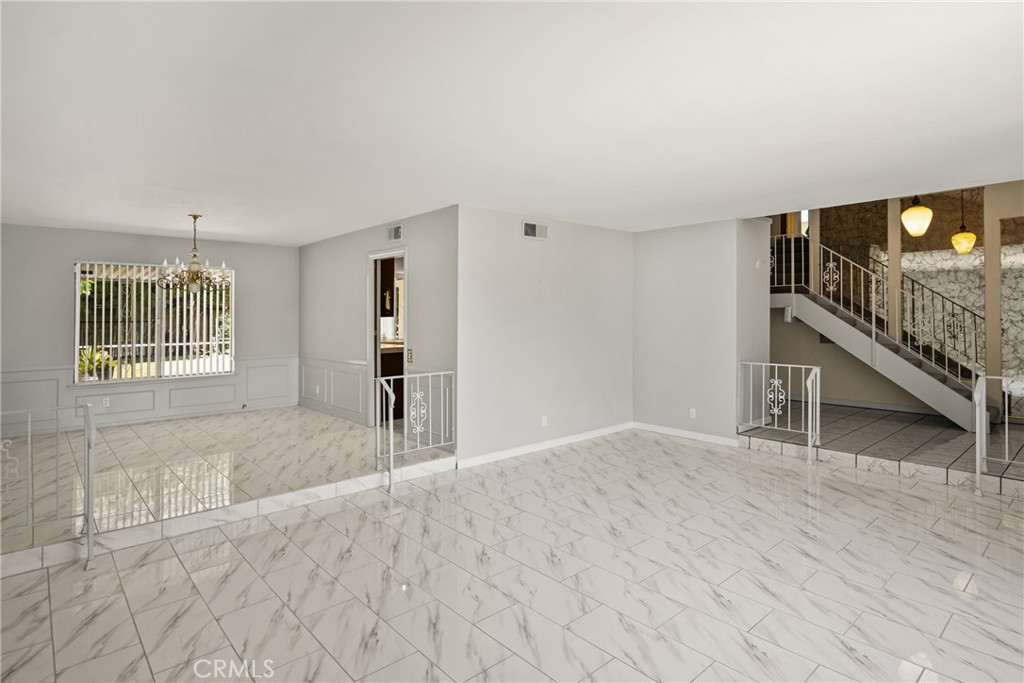 1403 W Westmont Drive