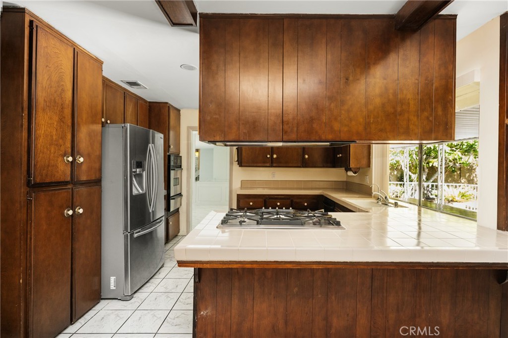 1403 W Westmont Drive