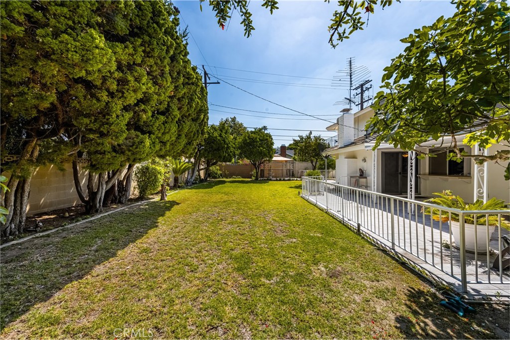 1403 W Westmont Drive