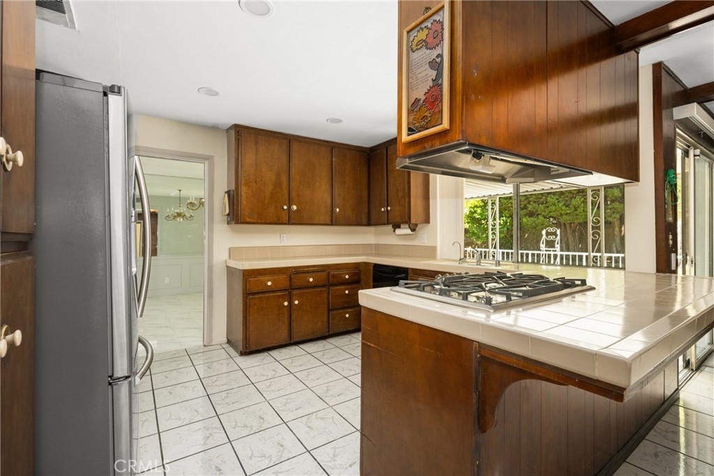 1403 W Westmont Drive