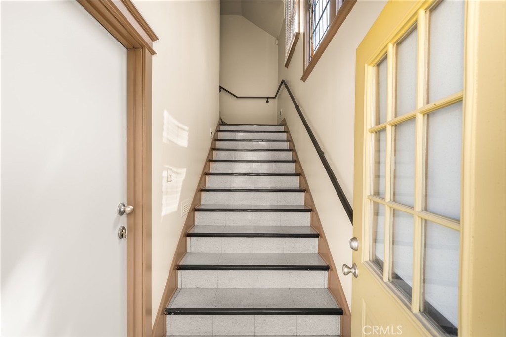 126 W Sycamore Street STUDIO