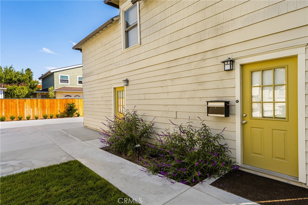 126 W Sycamore Street STUDIO