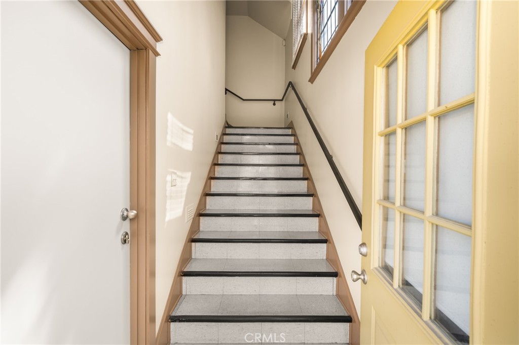 126 W Sycamore Street STUDIO