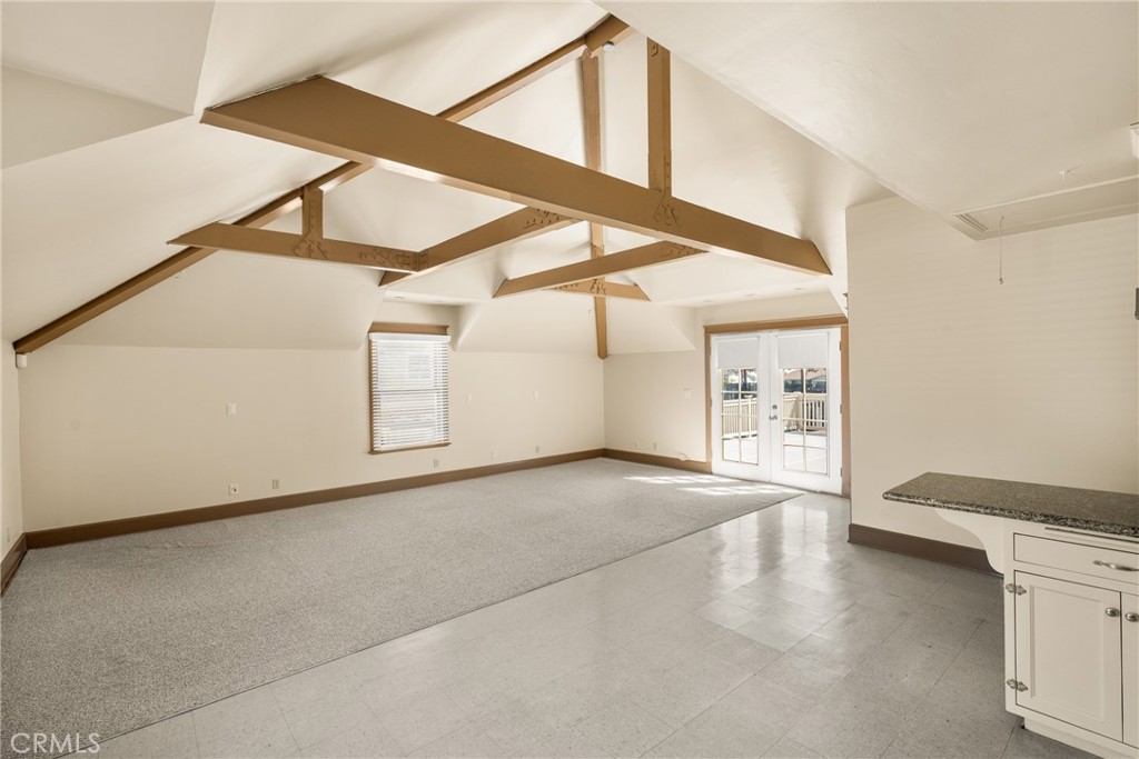 126 W Sycamore Street STUDIO