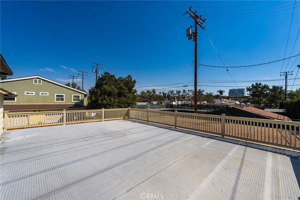 126 W Sycamore Street STUDIO