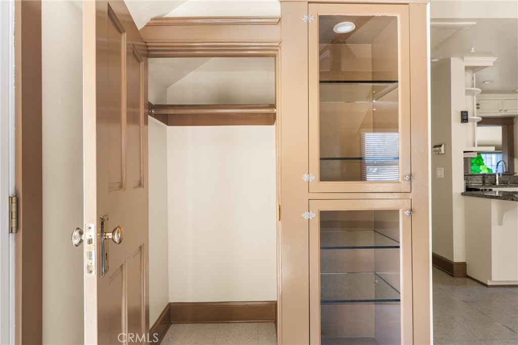 126 W Sycamore Street STUDIO