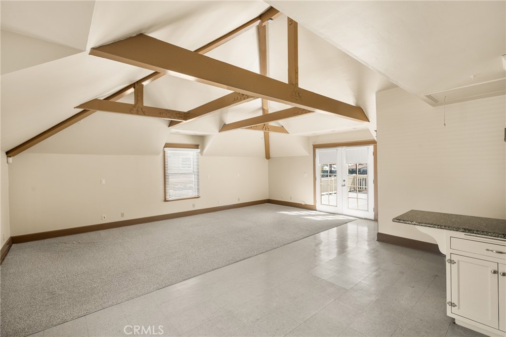 126 W Sycamore Street STUDIO