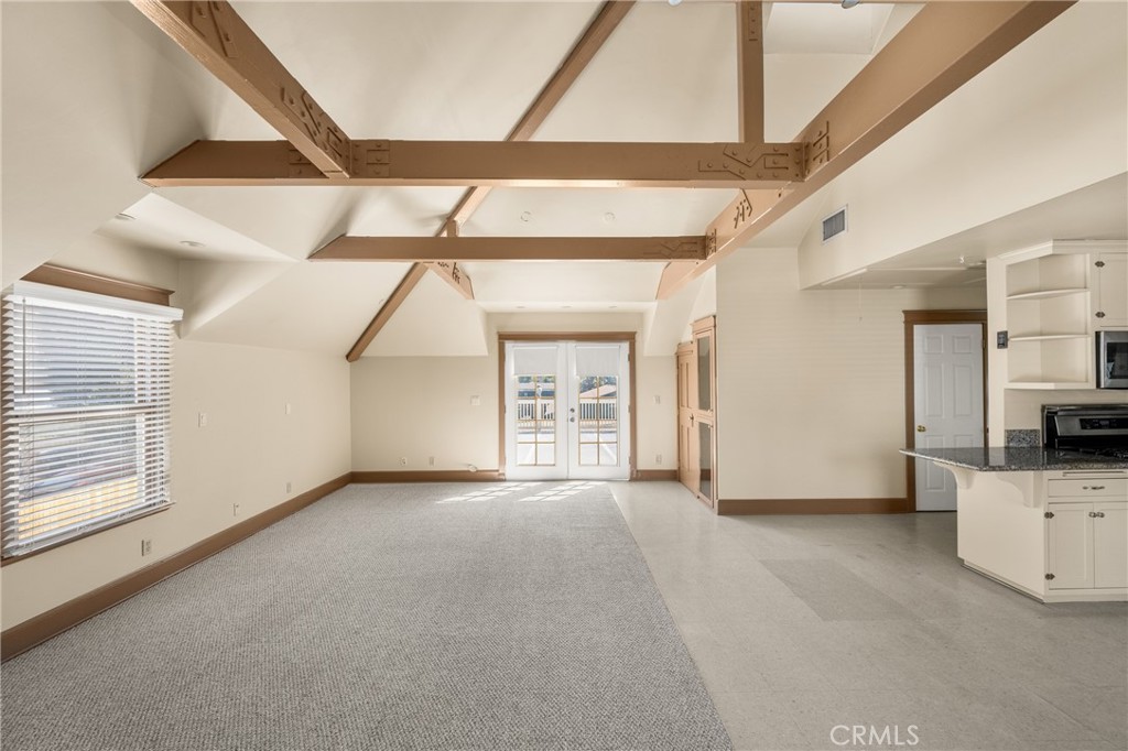 126 W Sycamore Street STUDIO