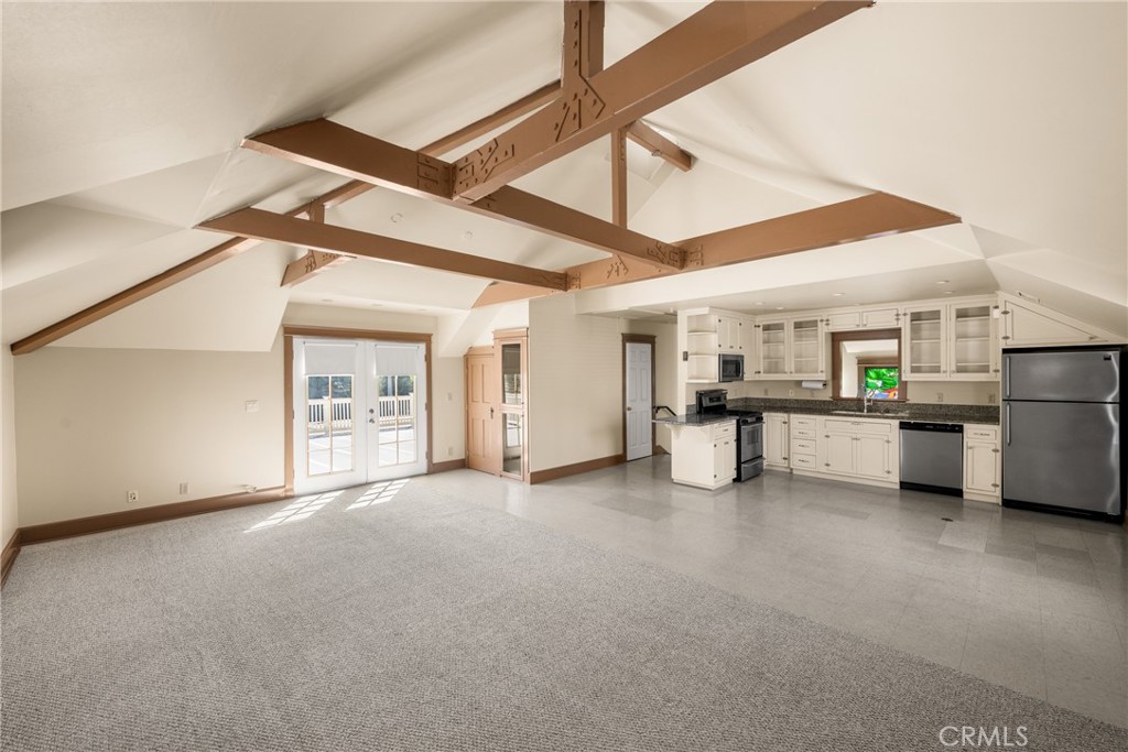 126 W Sycamore Street STUDIO