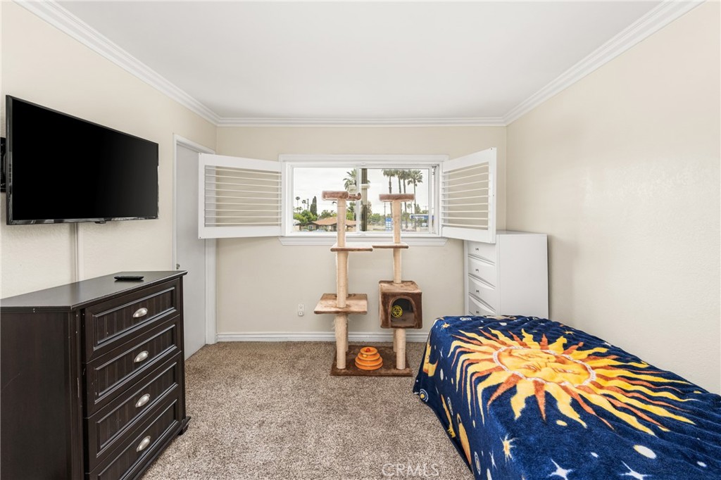 500 N Tustin Avenue 105