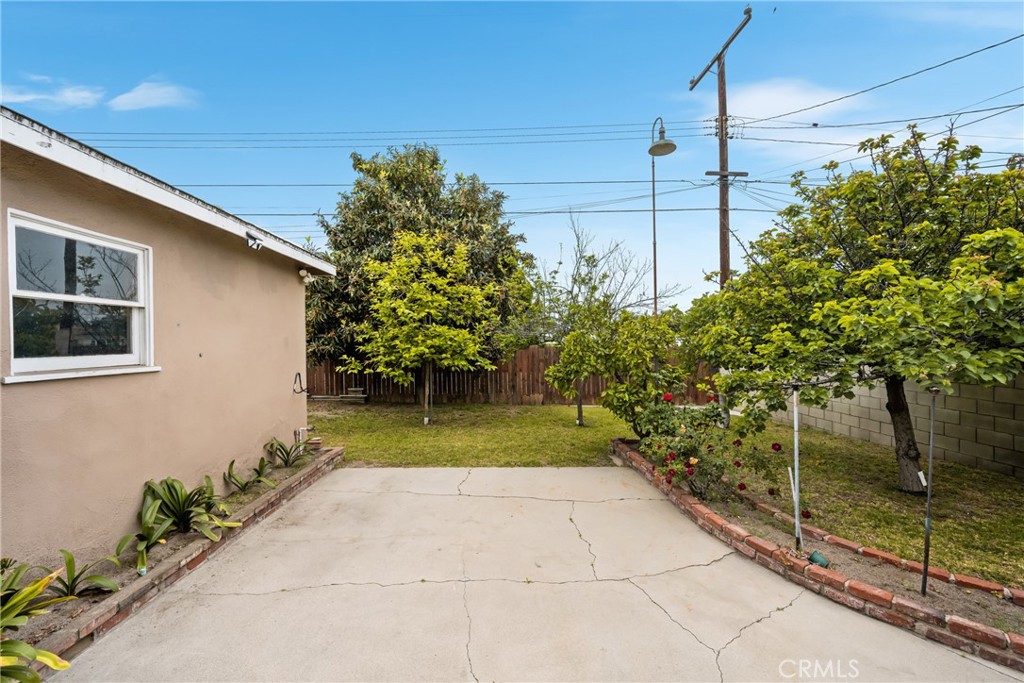 1447 W Damon Avenue