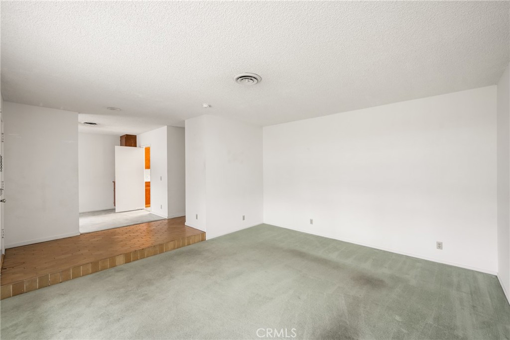 1447 W Damon Avenue