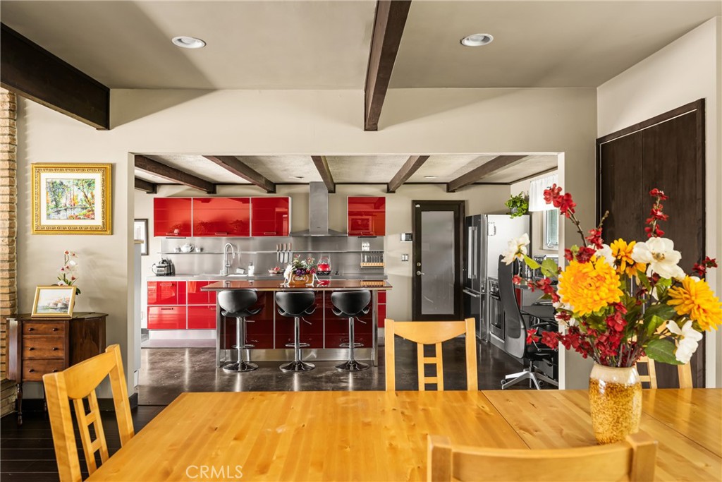 1006 W Pioneer Drive