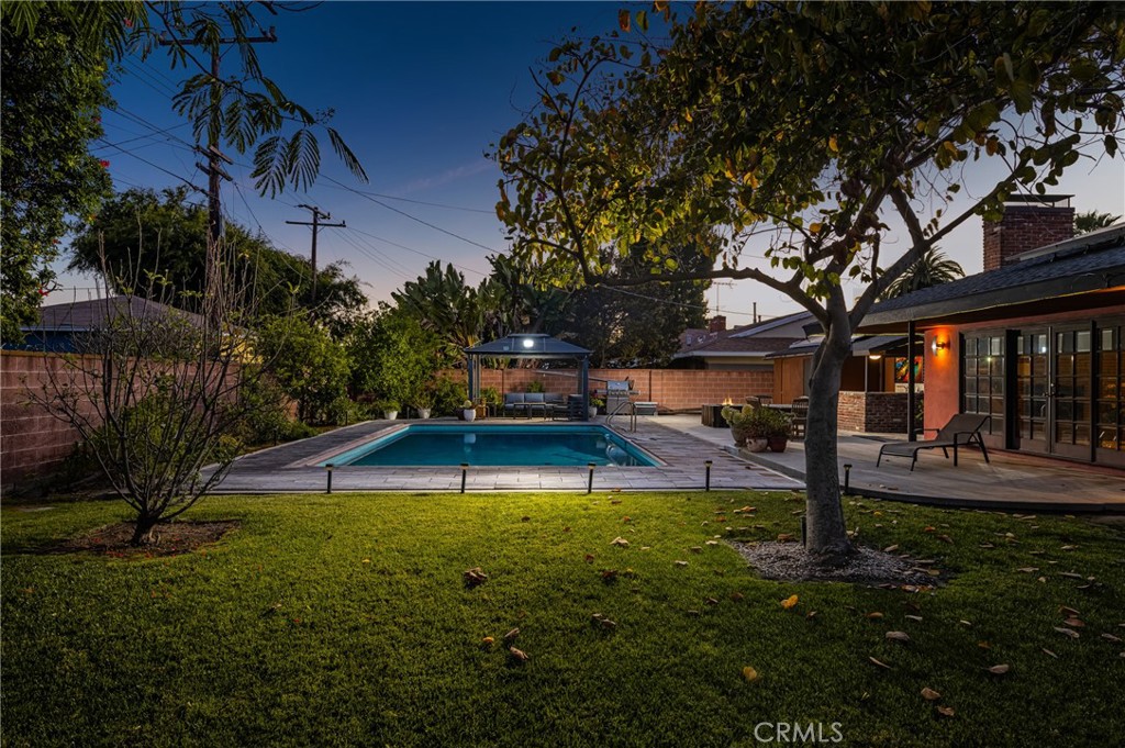 1006 W Pioneer Drive