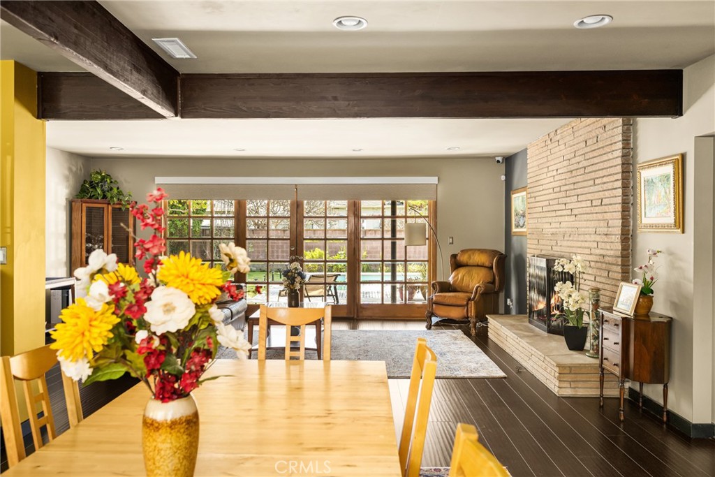 1006 W Pioneer Drive