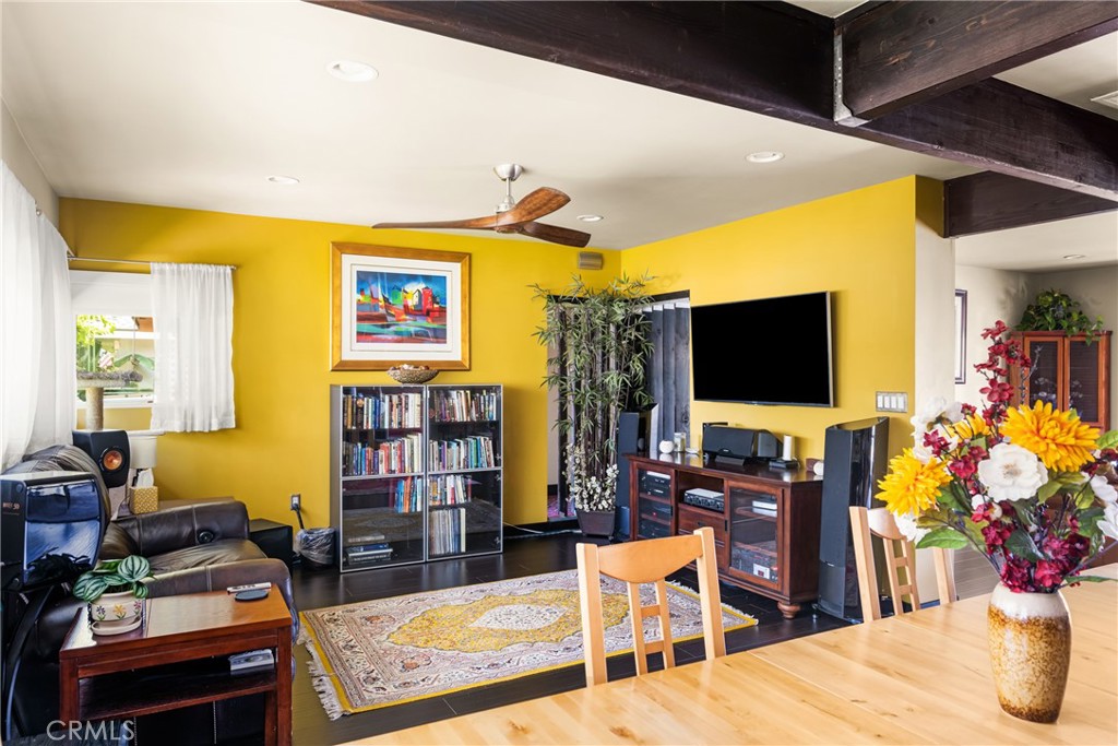 1006 W Pioneer Drive