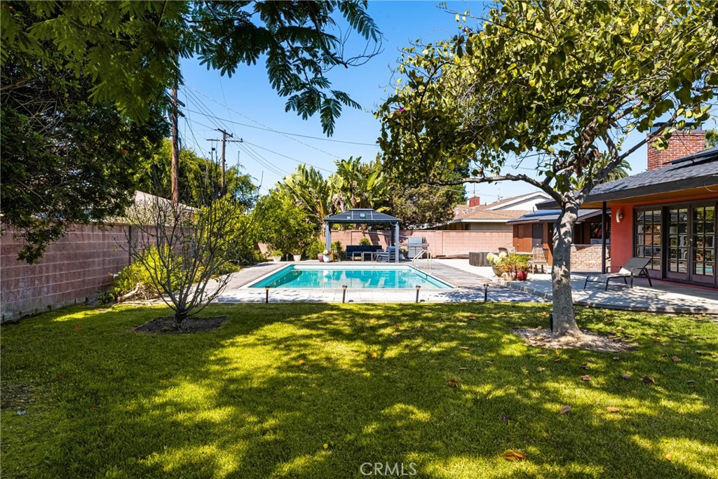 1006 W Pioneer Drive