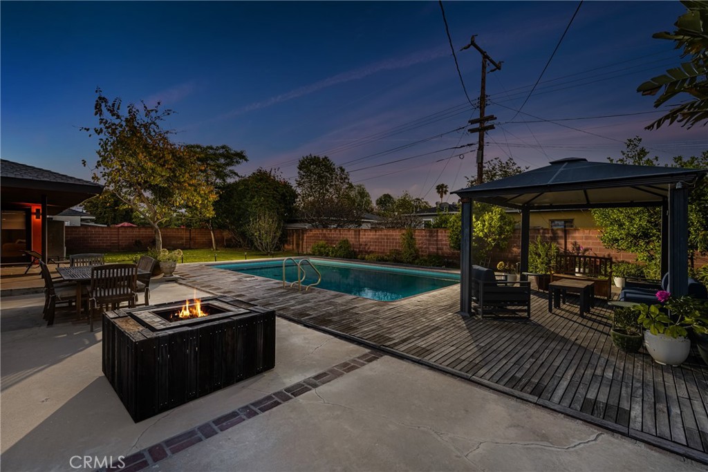 1006 W Pioneer Drive