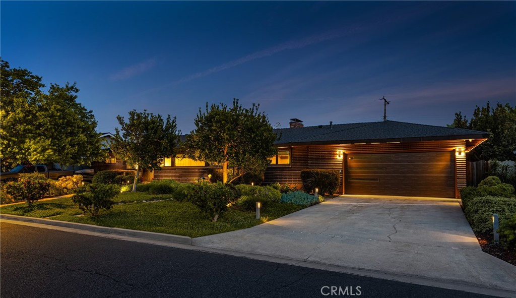 1006 W Pioneer Drive