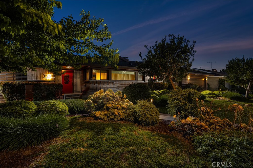 1006 W Pioneer Drive