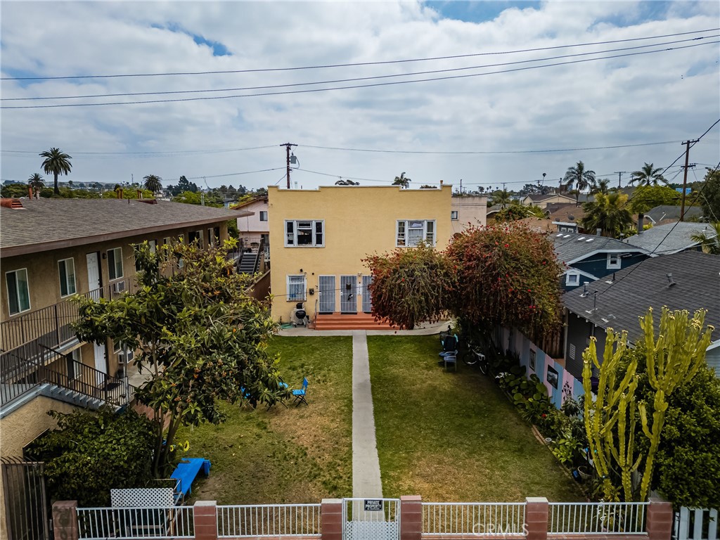 1364 Cherry Avenue