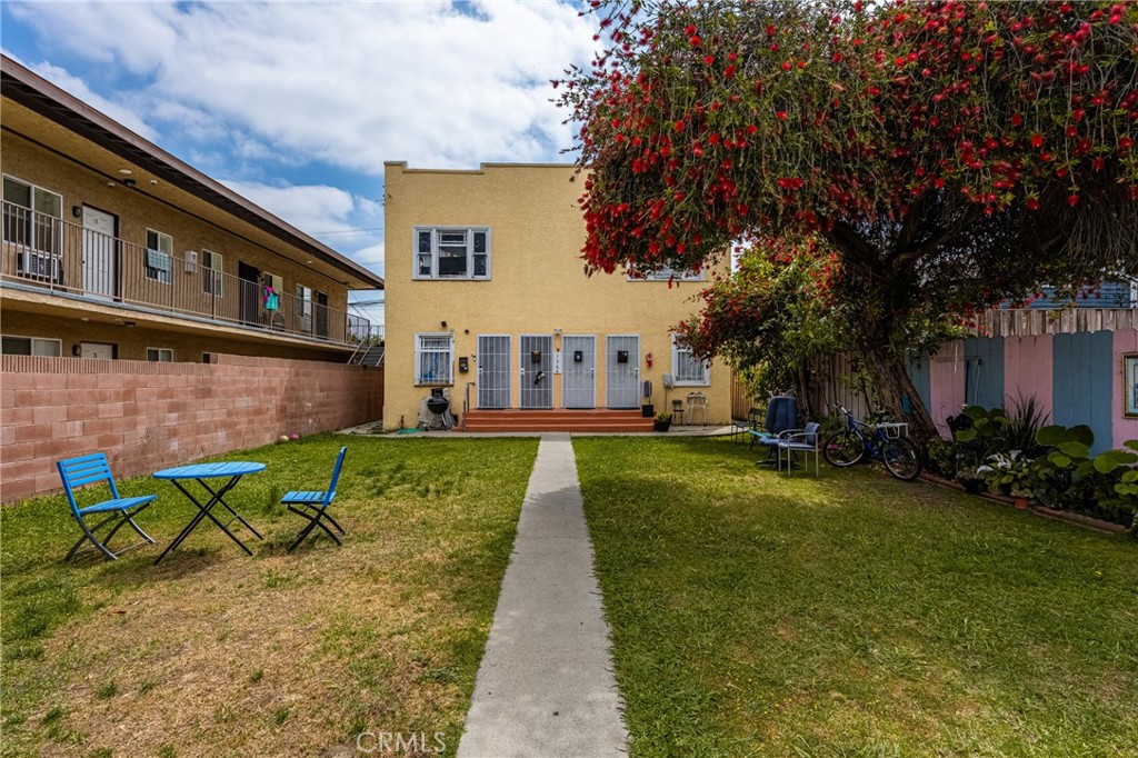 1364 Cherry Avenue
