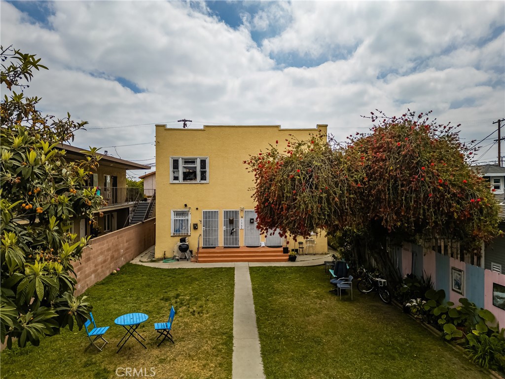 1364 Cherry Avenue