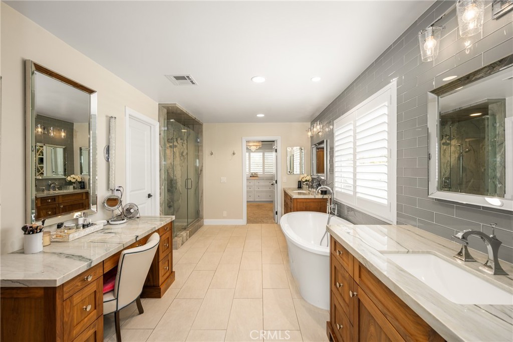 6021 Saddletree Lane