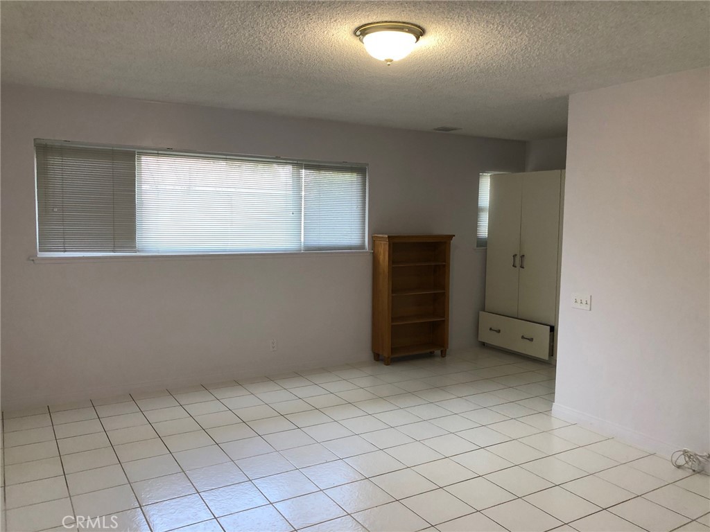 1435 W Westmont Drive