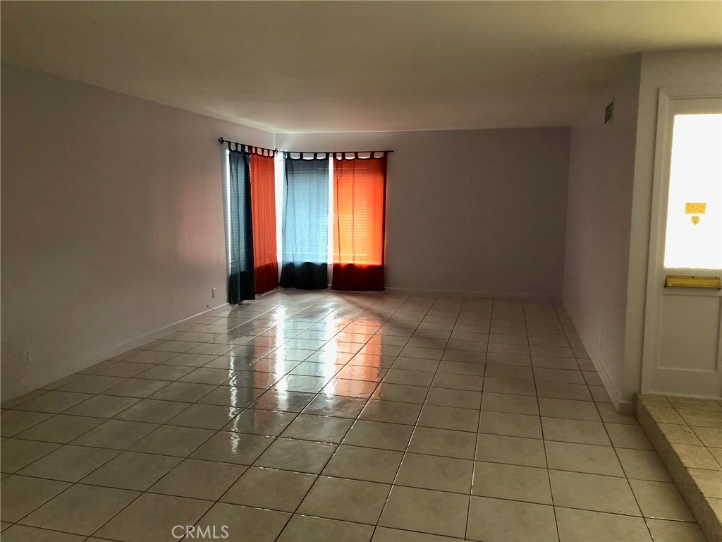 1435 W Westmont Drive