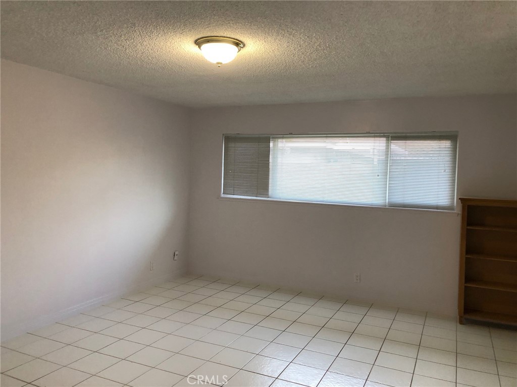 1435 W Westmont Drive