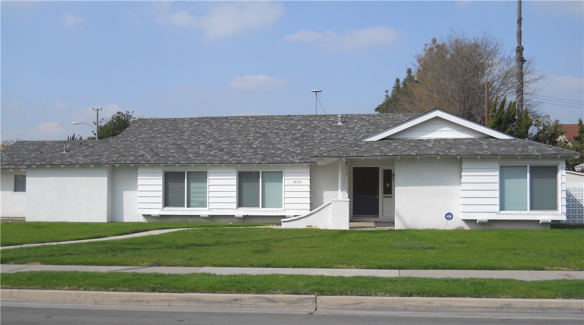 1435 W Westmont Drive