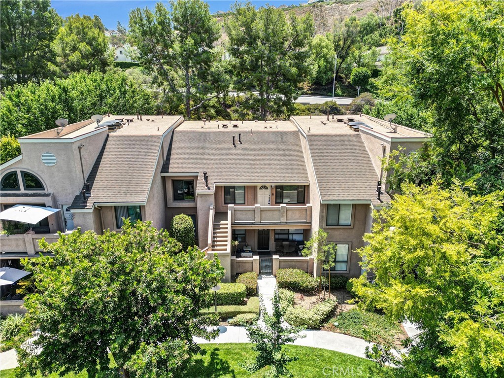 155 N Singingwood Street 39